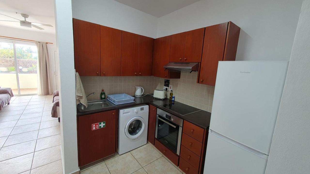 Peaceful Apartment With Double Bed - Oak Breeze Paphos Exteriér fotografie